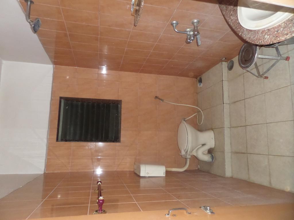 Chalukya Deluxe Hotel Kolhapur Esterno foto