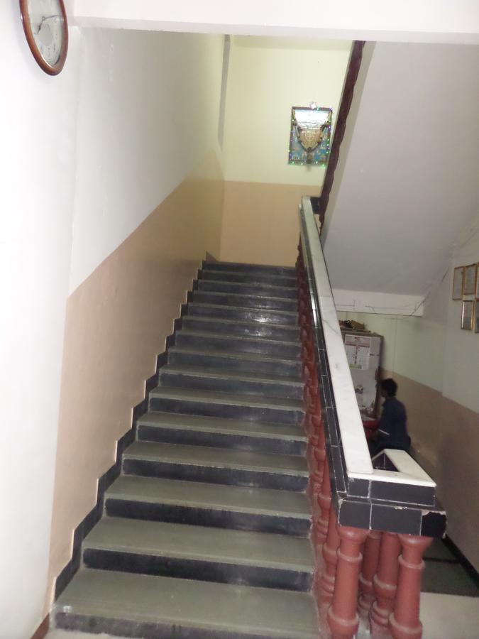 Chalukya Deluxe Hotel Kolhapur Esterno foto