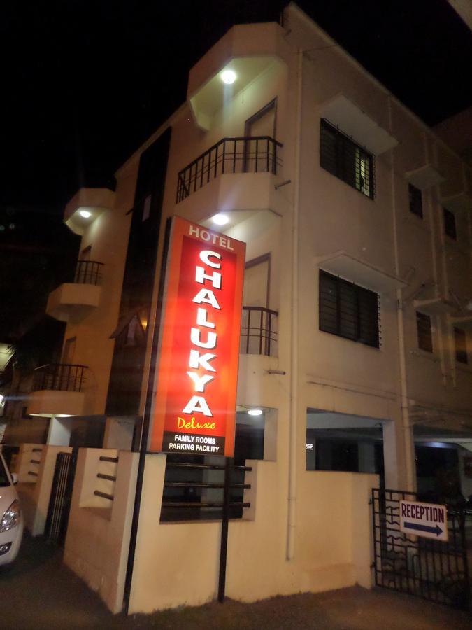 Chalukya Deluxe Hotel Kolhapur Esterno foto