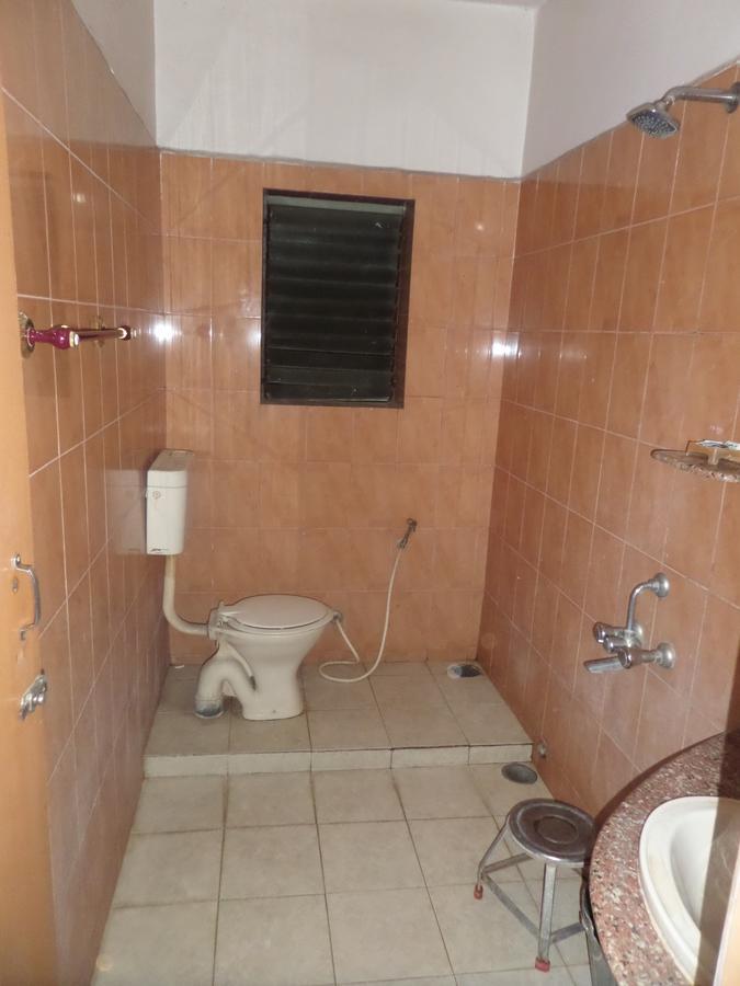 Chalukya Deluxe Hotel Kolhapur Esterno foto